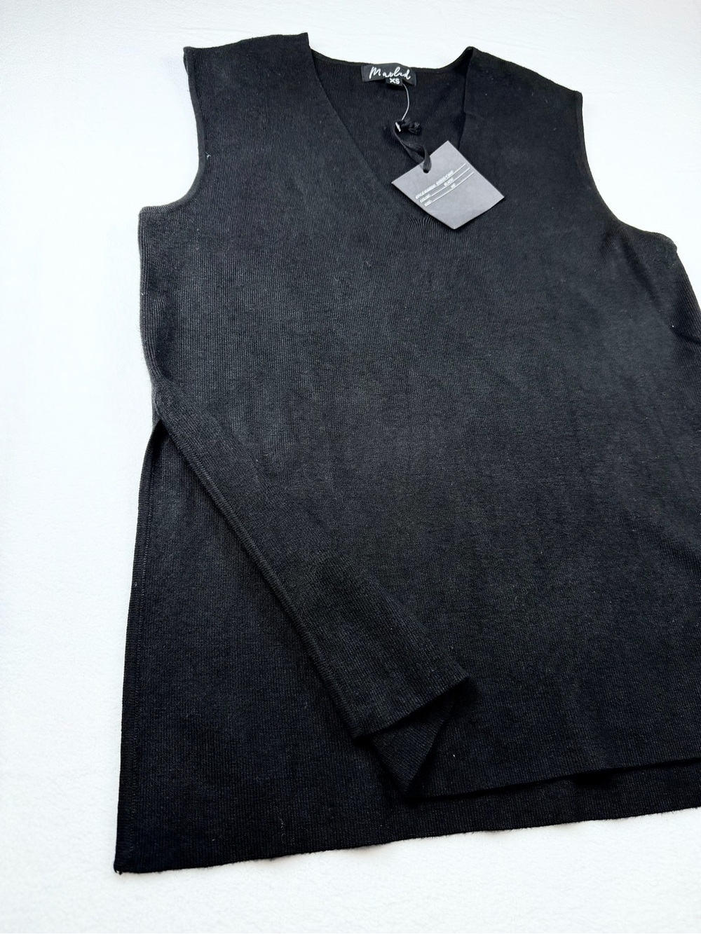 Marled Black V-Neck Sleeveless Sweater Top New With Tags Size XS - Picture 4 of 8